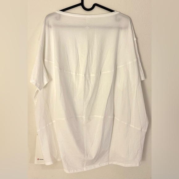 NWT💕 Lululemon Back In Action Short Sleeve White Size 10 - Picture 2 of 6